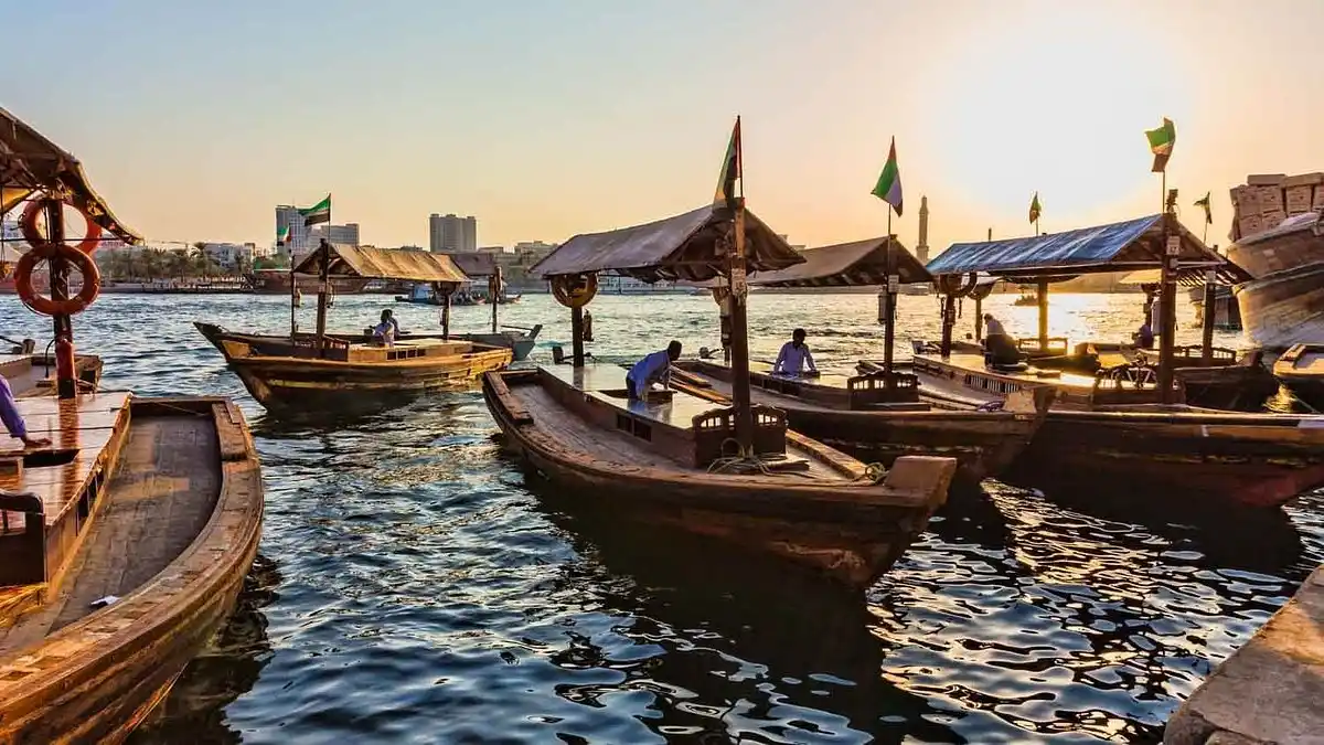 سفر روی آب با ابرا؛ تجربه‌ای ساده اما فراموش‌نشدنی