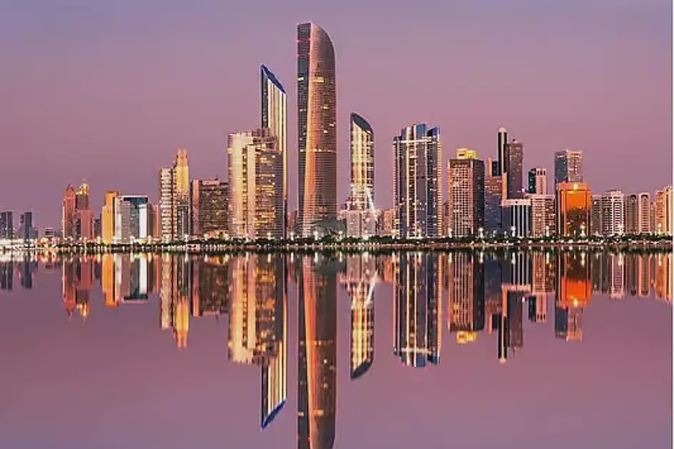 وزير الاقتصاد الإماراتي: 2027 ستكون "سنة الهجوم المعاكس" اقتصادياً