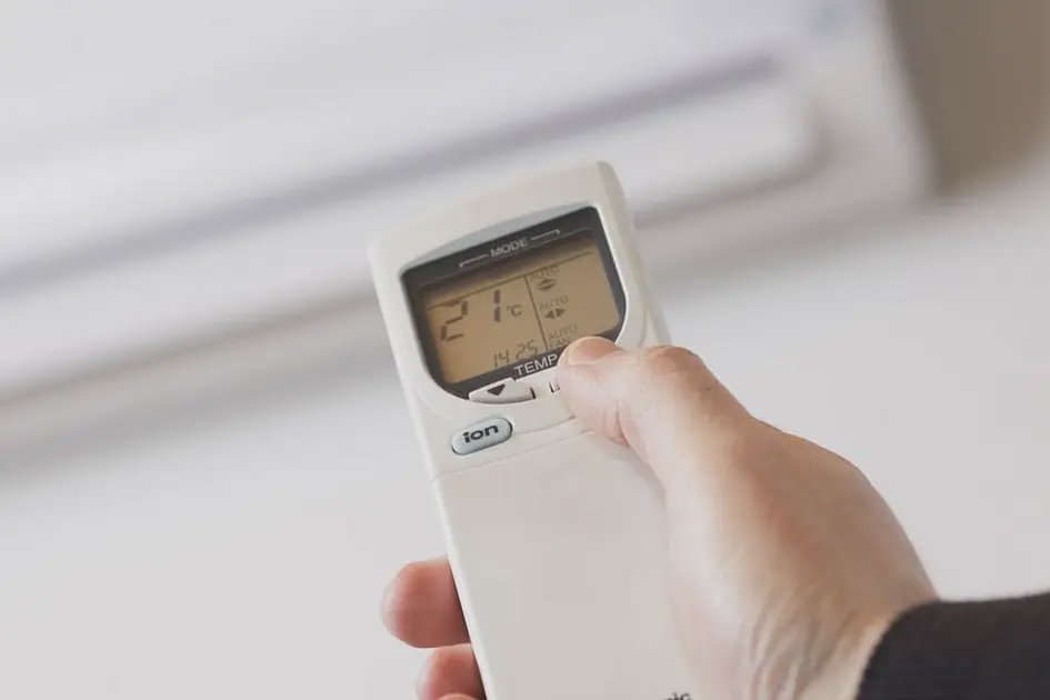 Dubai Doctors Warn: Constant Swings Between Outdoor Heat and AC Are Taking a Toll on Body and Skin